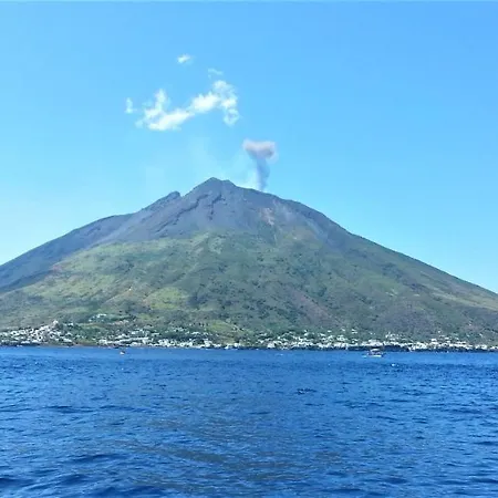 Hotel Trekking - And Excursion For 2 Included Stromboli