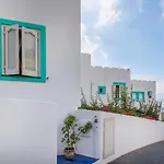 Trekking - And Excursion For 2 Included سترومبولي